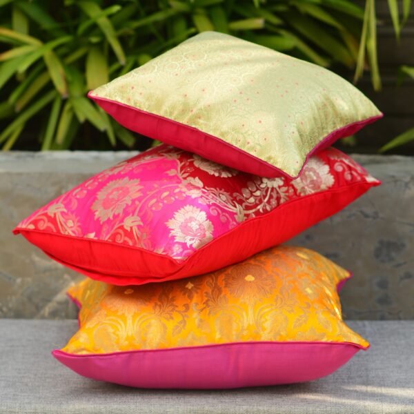 Red Brocade Cushion Cover (Single Piece)